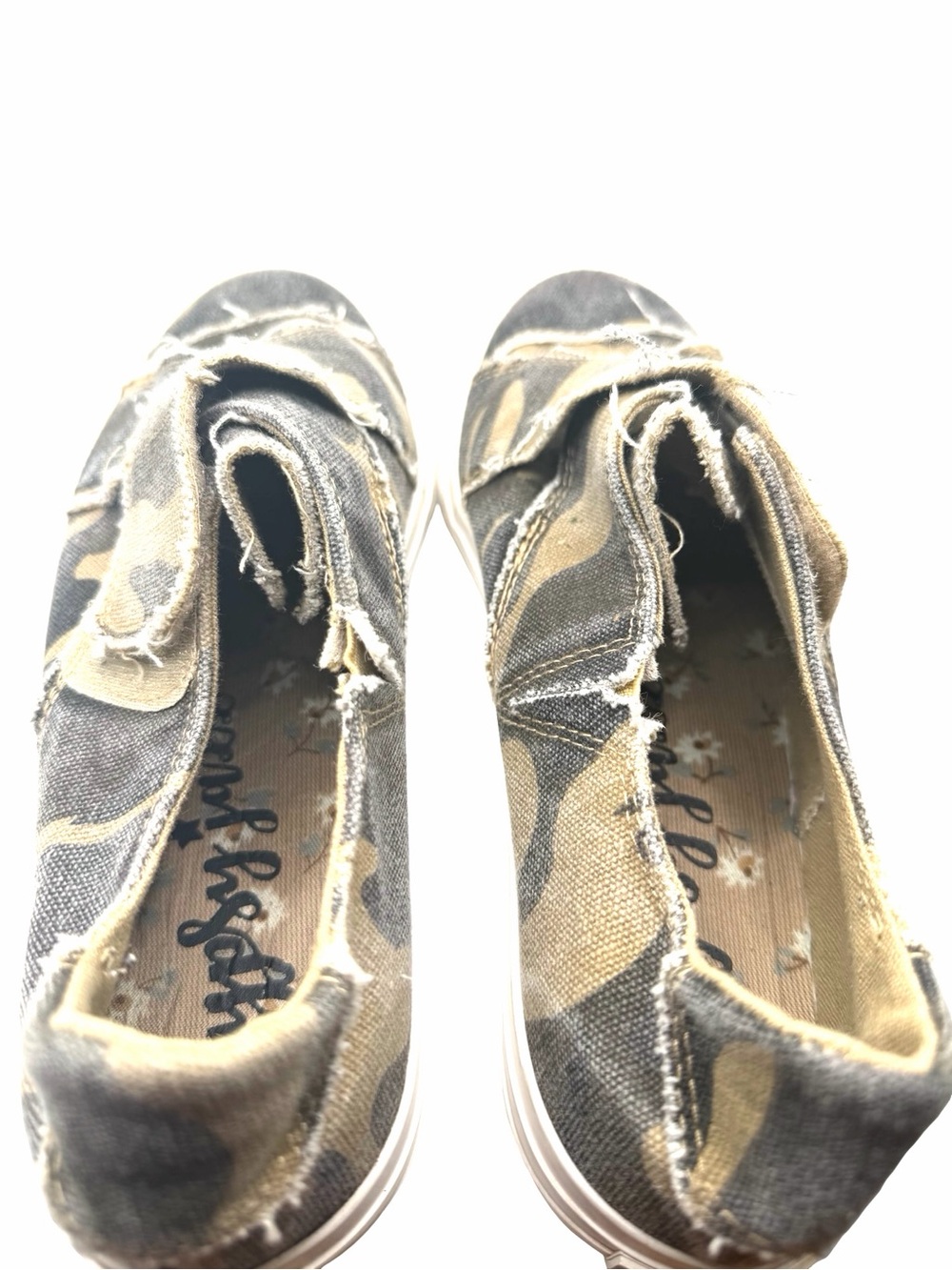 Gypsy Jazz | Womenβs Casual Slip-On Camo Sneakers - Tan/Olive | 8 - Picture 5 of 9